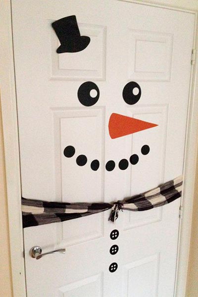 Простая дверь в виде снеговика