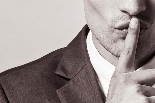 Молчание — золото: 5 преимуществ проводить время со своими мыслями